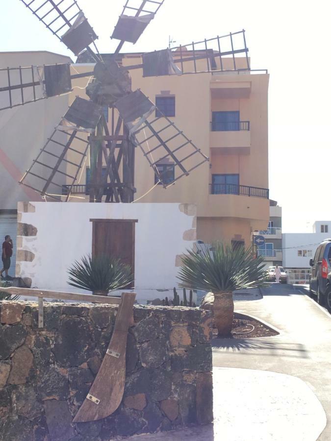 Calle Eusebio Carballo Estevez Corralejo Exterior foto